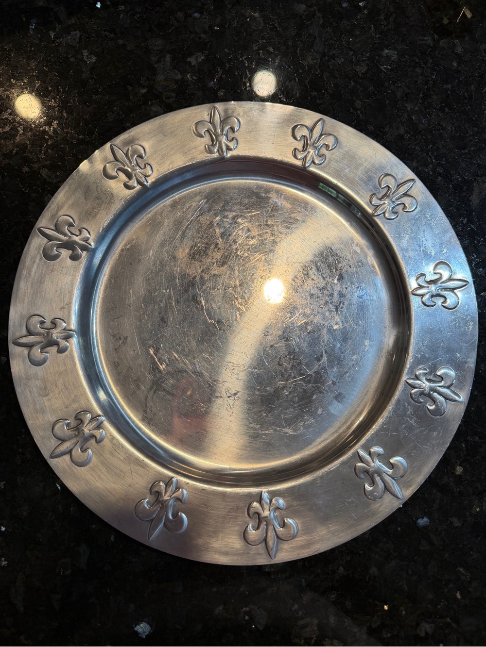 Decorative Silver tone metal Fleur-de-Lis Charger Plate